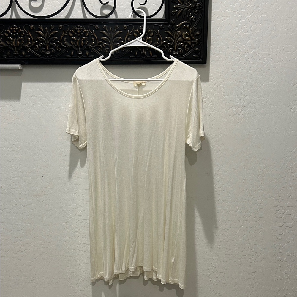 Zenana Outfitters Cream Short Sleeve Tee